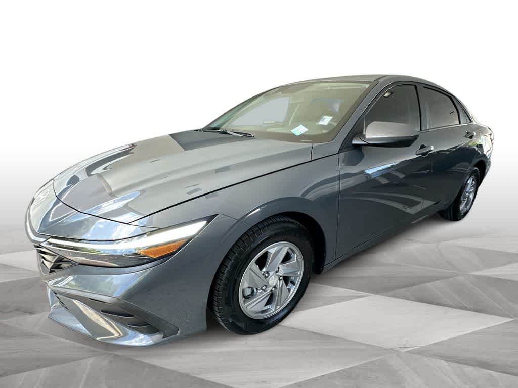 Thumbnail: 2024 Hyundai Elantra - 4