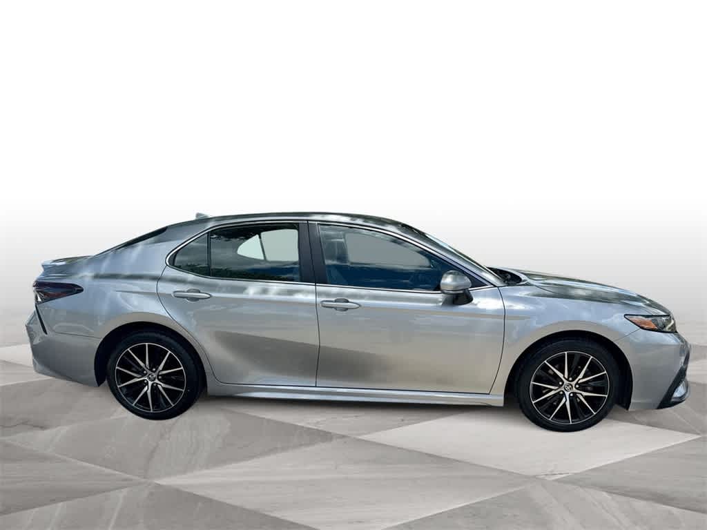 Thumbnail: 2022 Toyota Camry - 9
