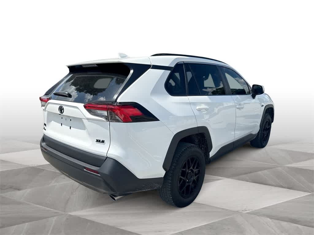 2022 Toyota RAV4 XLE 8