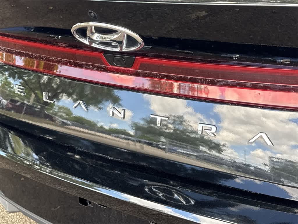 Thumbnail: 2023 Hyundai Elantra - 10
