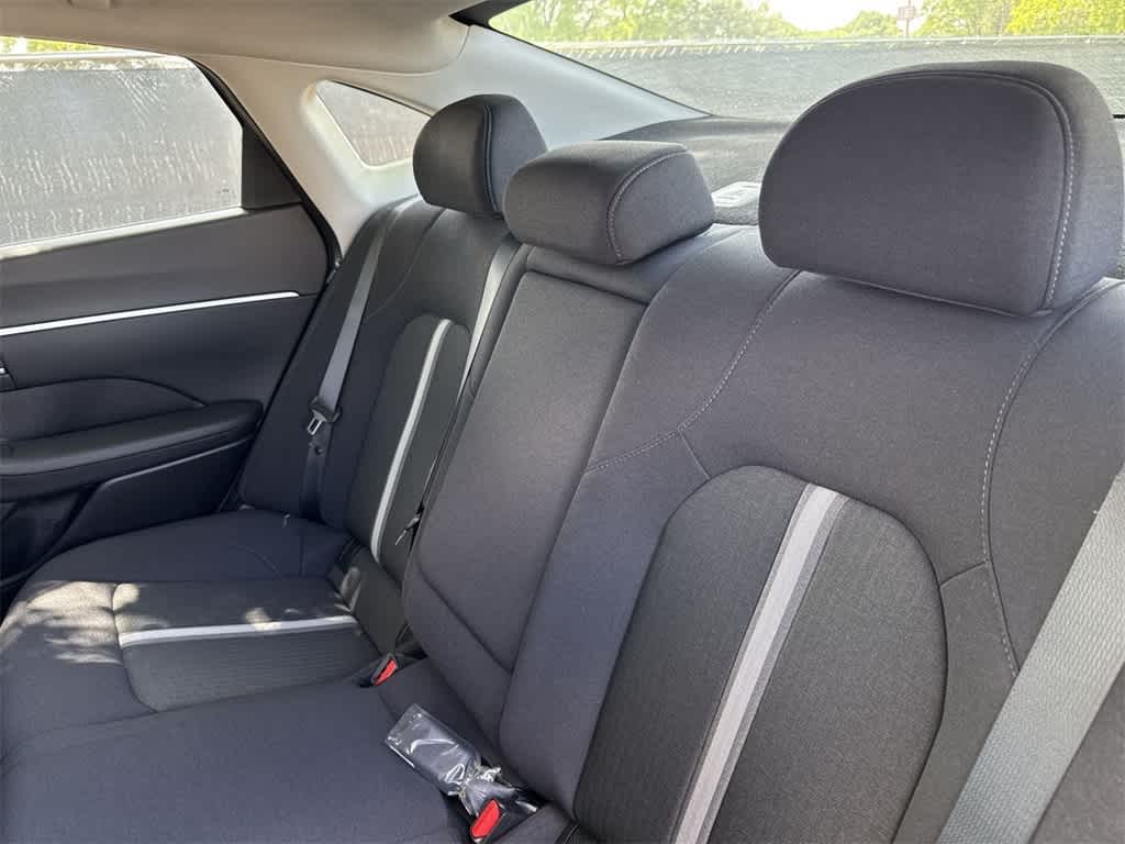 2025 Hyundai Sonata SEL 22