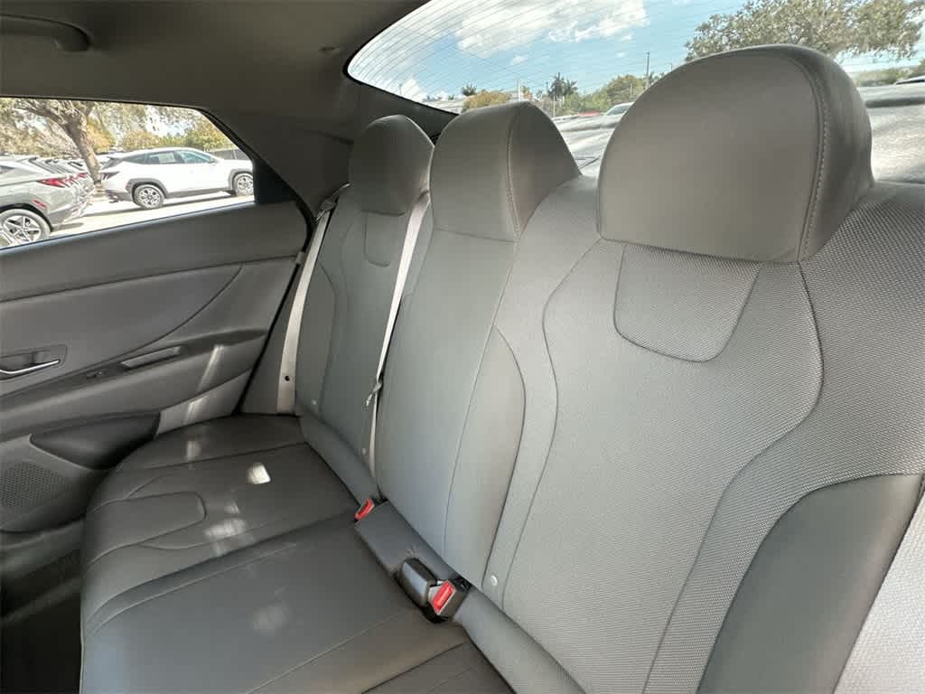 Thumbnail: 2025 Hyundai Elantra - 22