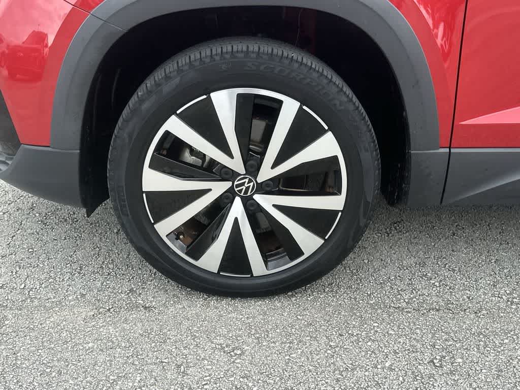 Thumbnail: 2022 Volkswagen Taos - 10