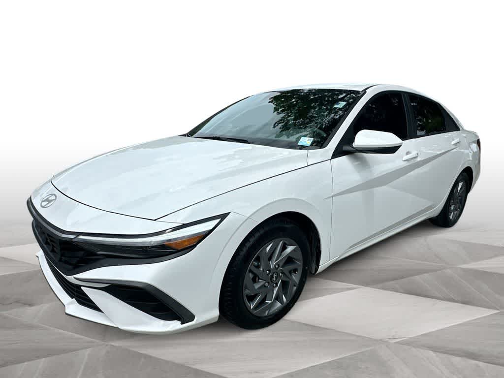 Thumbnail: 2024 Hyundai Elantra - 4