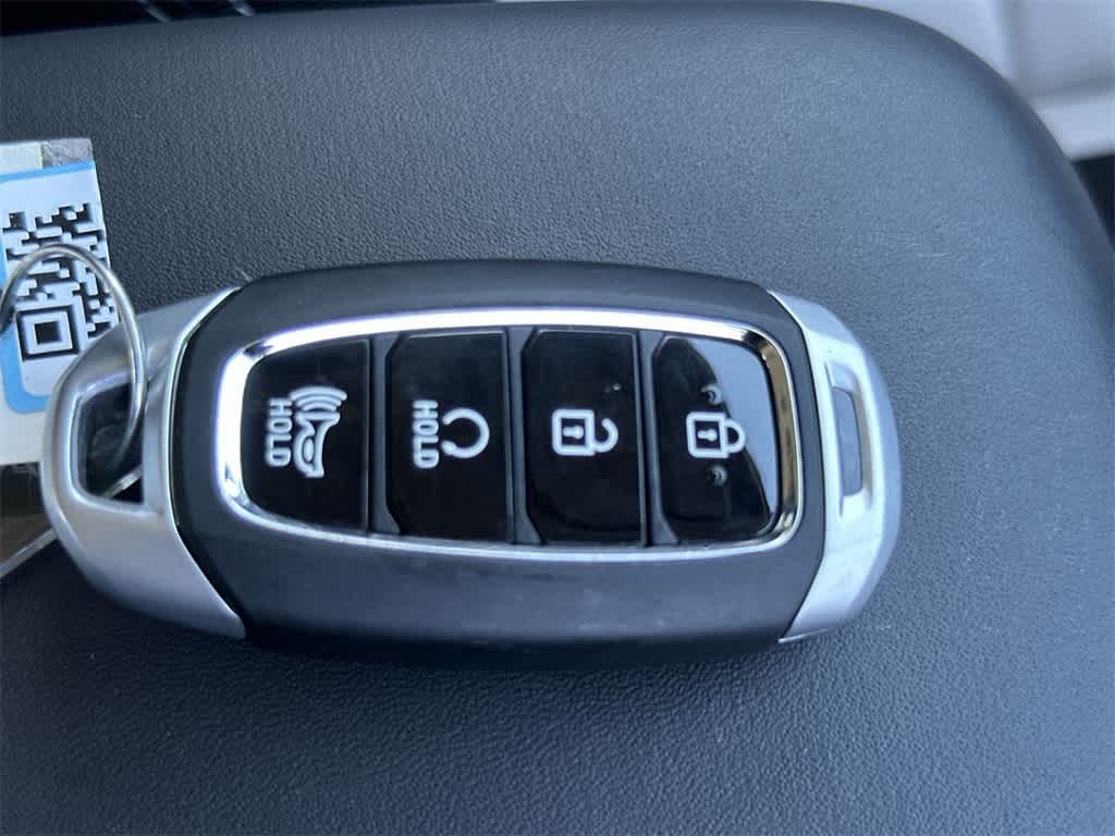 Thumbnail: 2025 Hyundai Venue - 28