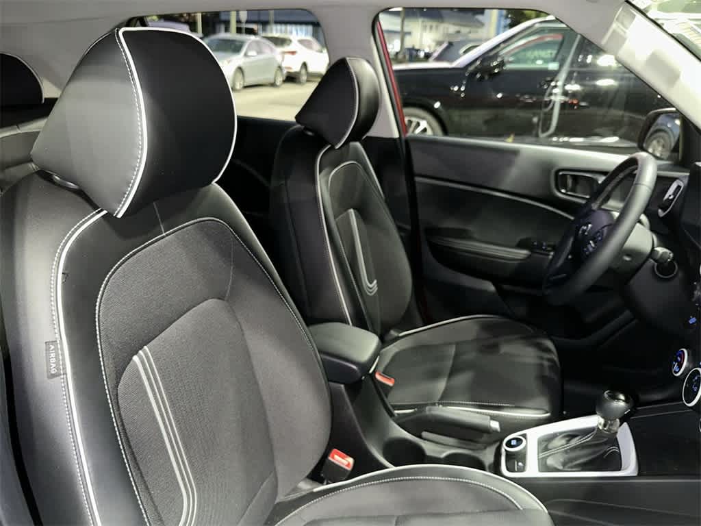 Thumbnail: 2023 Hyundai Venue - 27