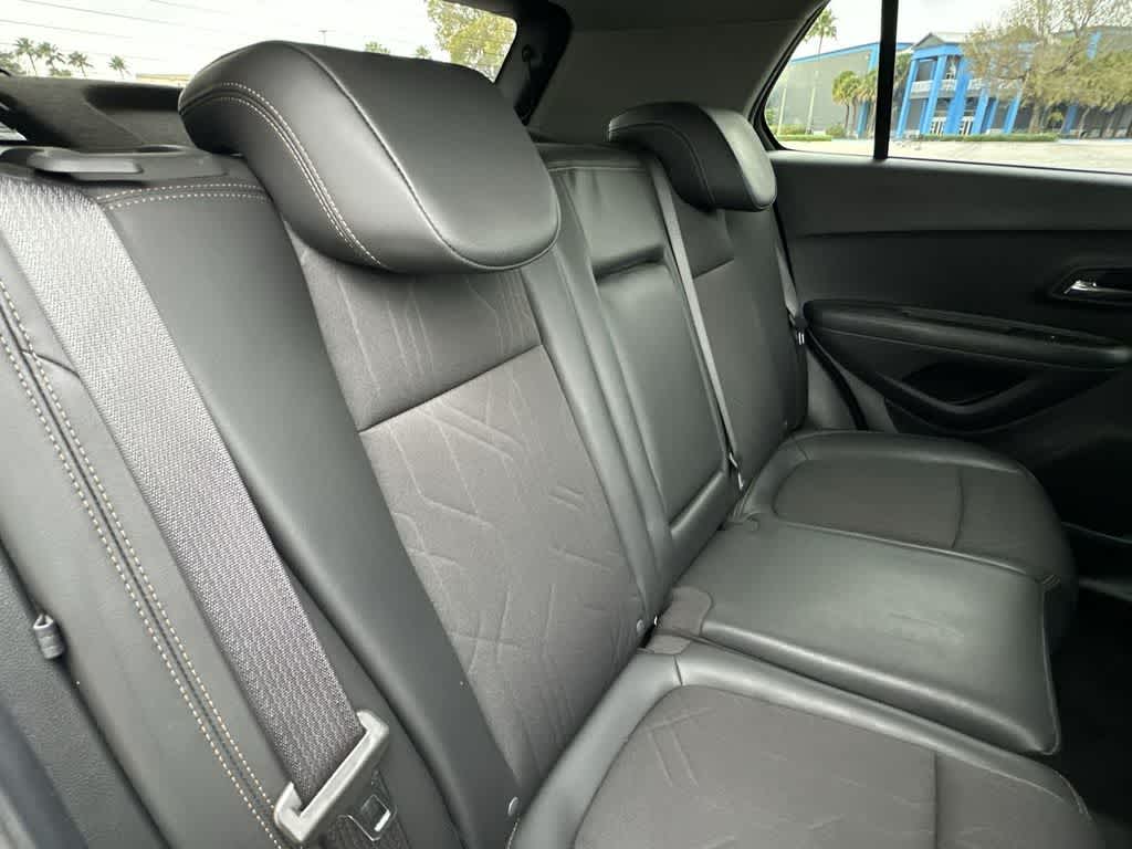 Thumbnail: 2022 Chevrolet Trax - 26