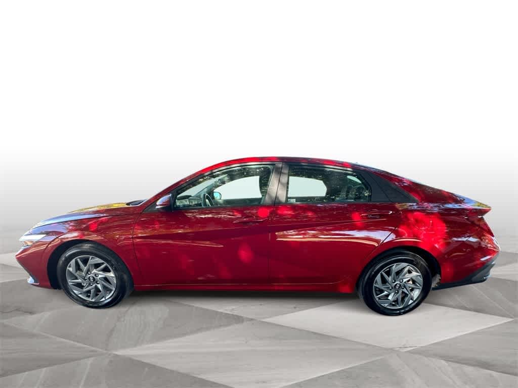 Thumbnail: 2024 Hyundai Elantra - 5