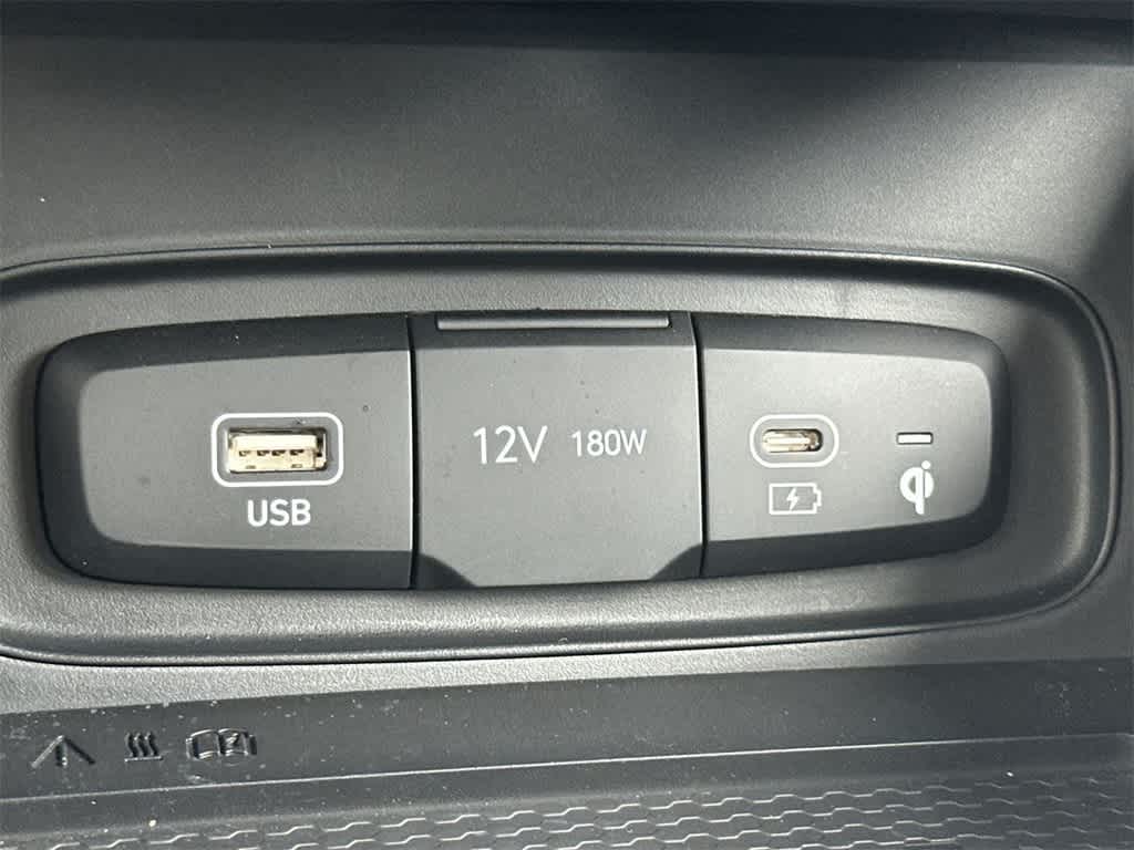 Thumbnail: 2023 Hyundai Venue - 17