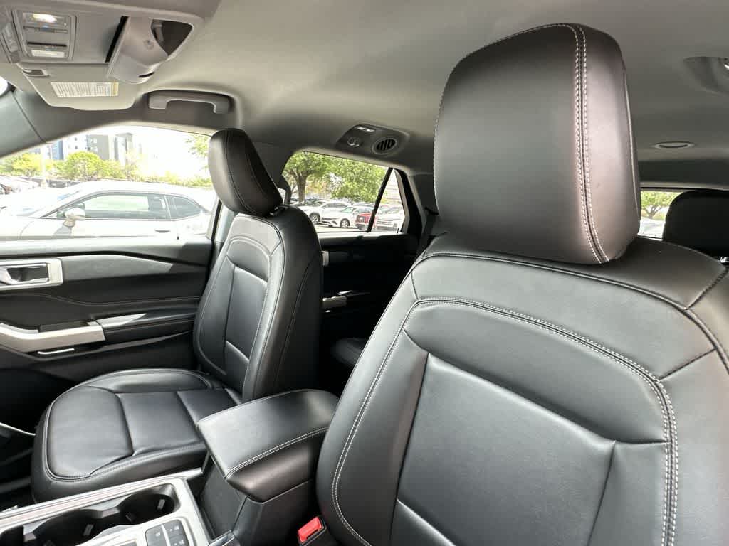 Thumbnail: 2022 Ford Explorer - 14