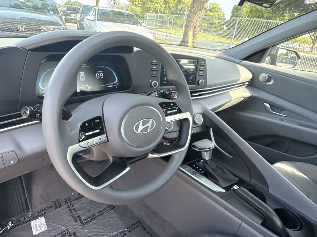 Thumbnail: 2025 Hyundai Elantra - 17