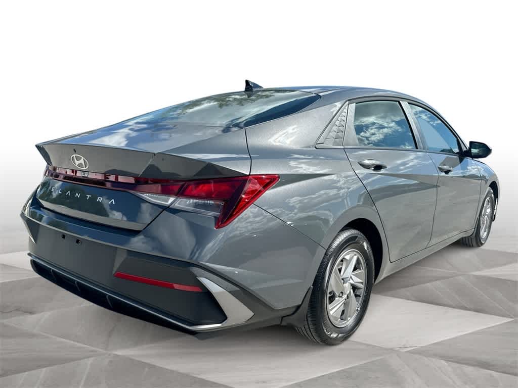Thumbnail: 2025 Hyundai Elantra - 8
