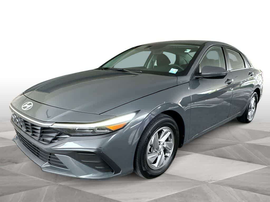 Thumbnail: 2025 Hyundai Elantra - 4