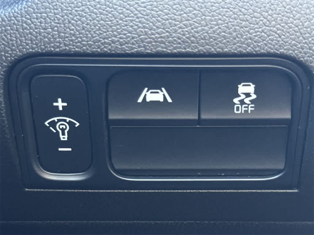 Thumbnail: 2023 Kia Sorento - 18