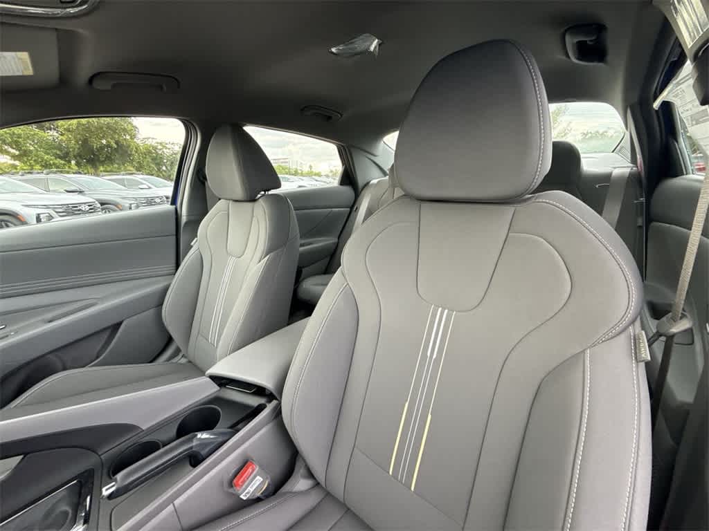 Thumbnail: 2025 Hyundai Elantra - 14