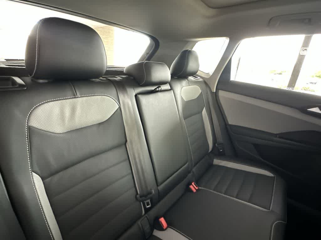 Thumbnail: 2022 Volkswagen Taos - 26