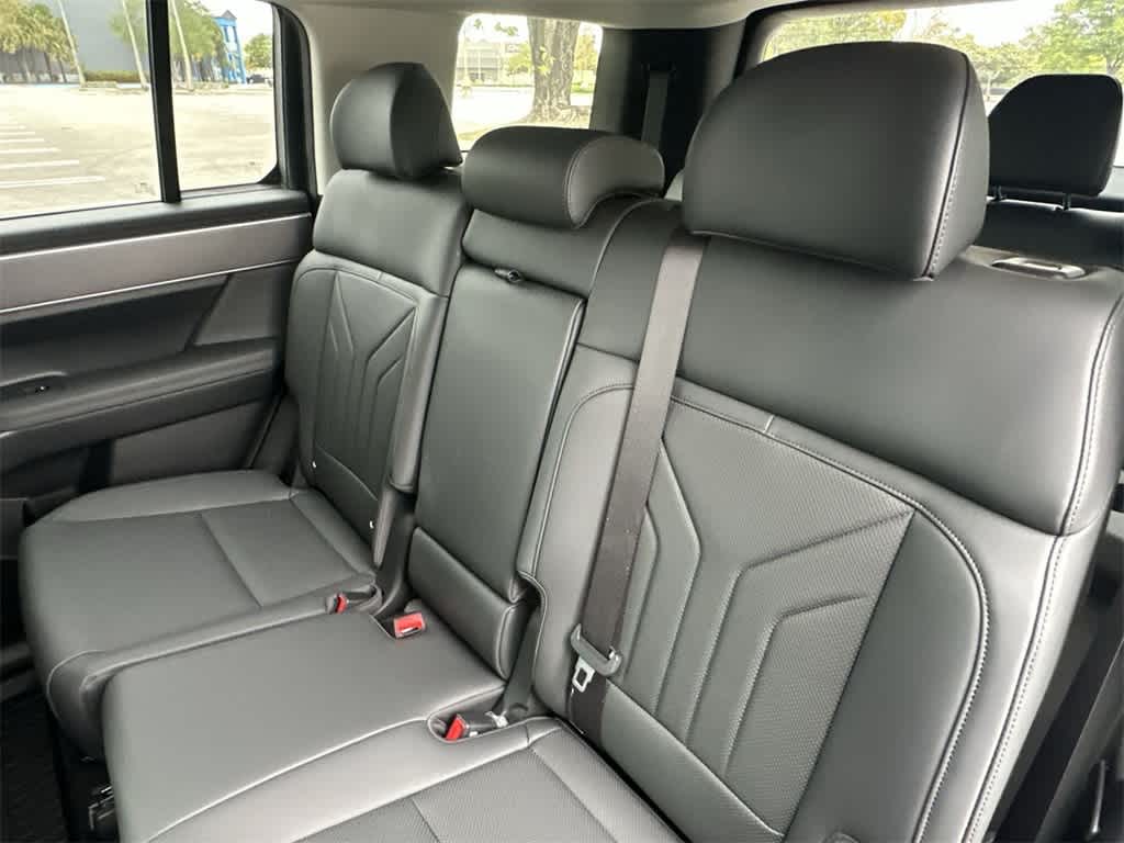 Thumbnail: 2024 Hyundai Santa Fe - 22