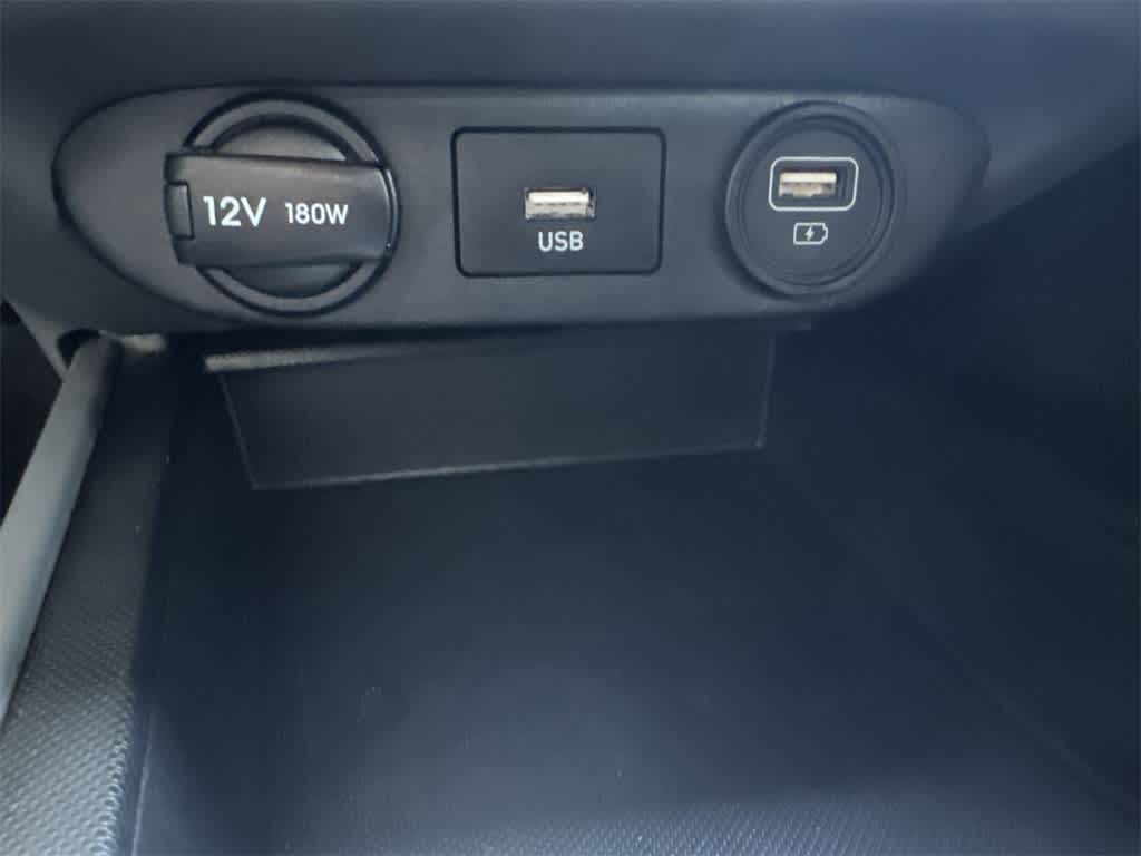 Thumbnail: 2022 Hyundai Elantra - 17