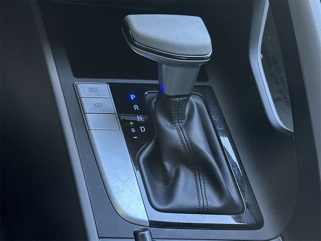 Thumbnail: 2022 Hyundai Elantra - 21