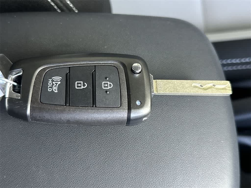 Thumbnail: 2023 Hyundai Venue - 28