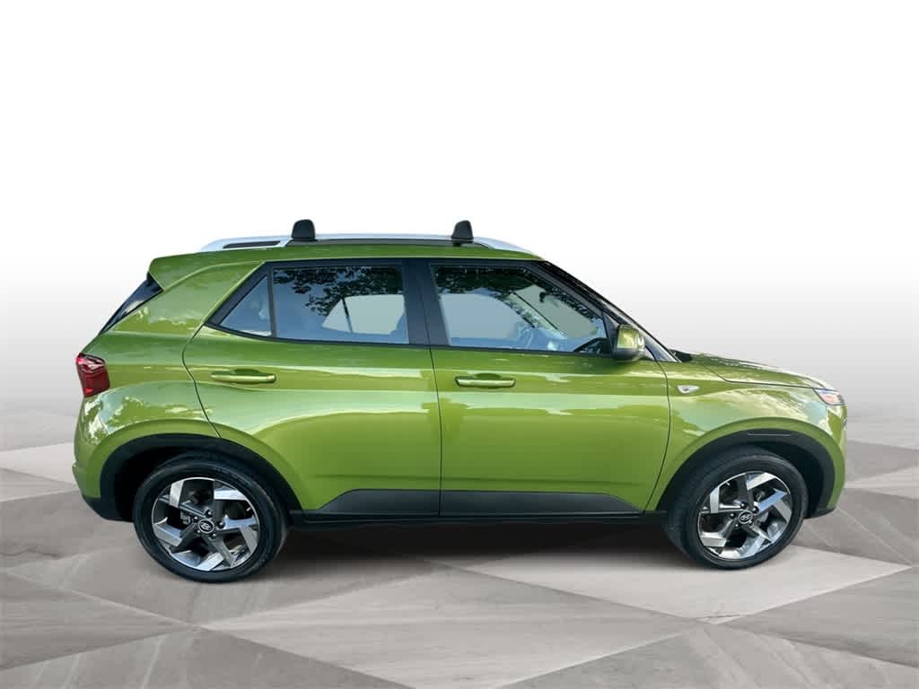 Thumbnail: 2023 Hyundai Venue - 9