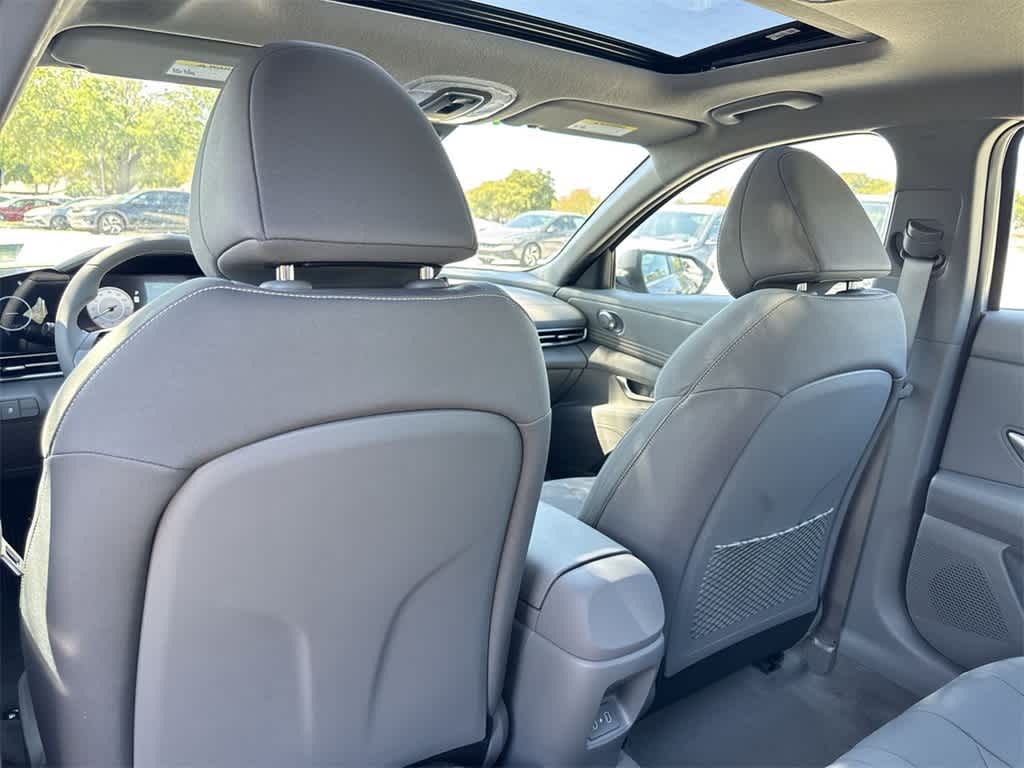 2025 Hyundai Elantra SEL 20