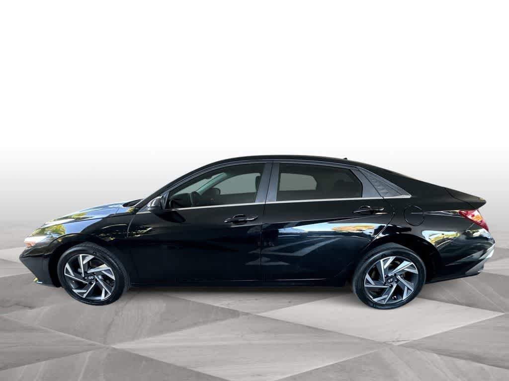 Thumbnail: 2024 Hyundai Elantra - 5