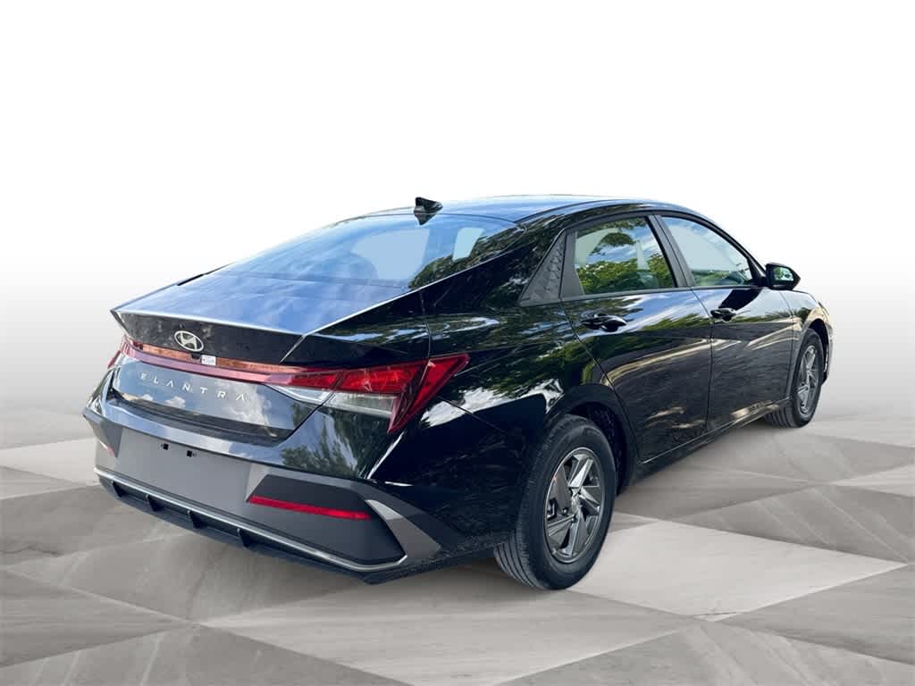 Thumbnail: 2025 Hyundai Elantra - 8