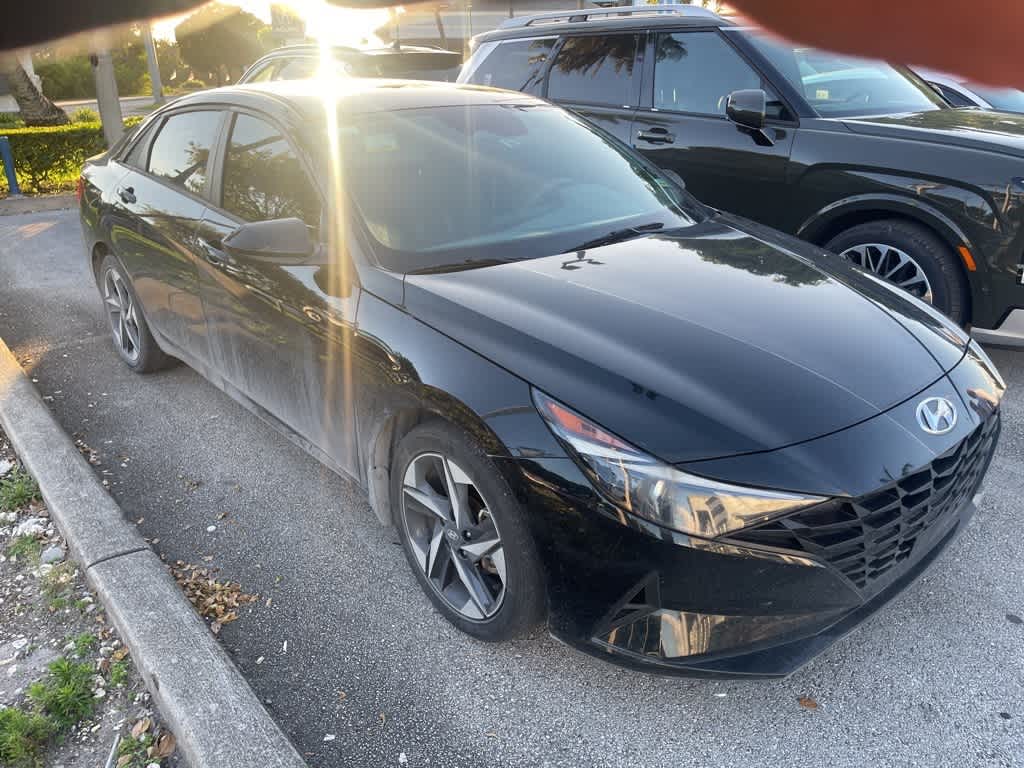 Thumbnail: 2023 Hyundai Elantra - 3