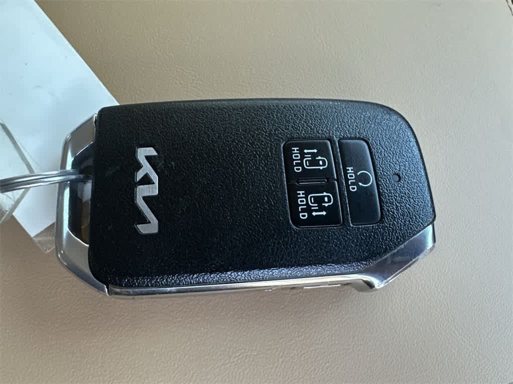 Thumbnail: 2023 Kia Carnival - 28