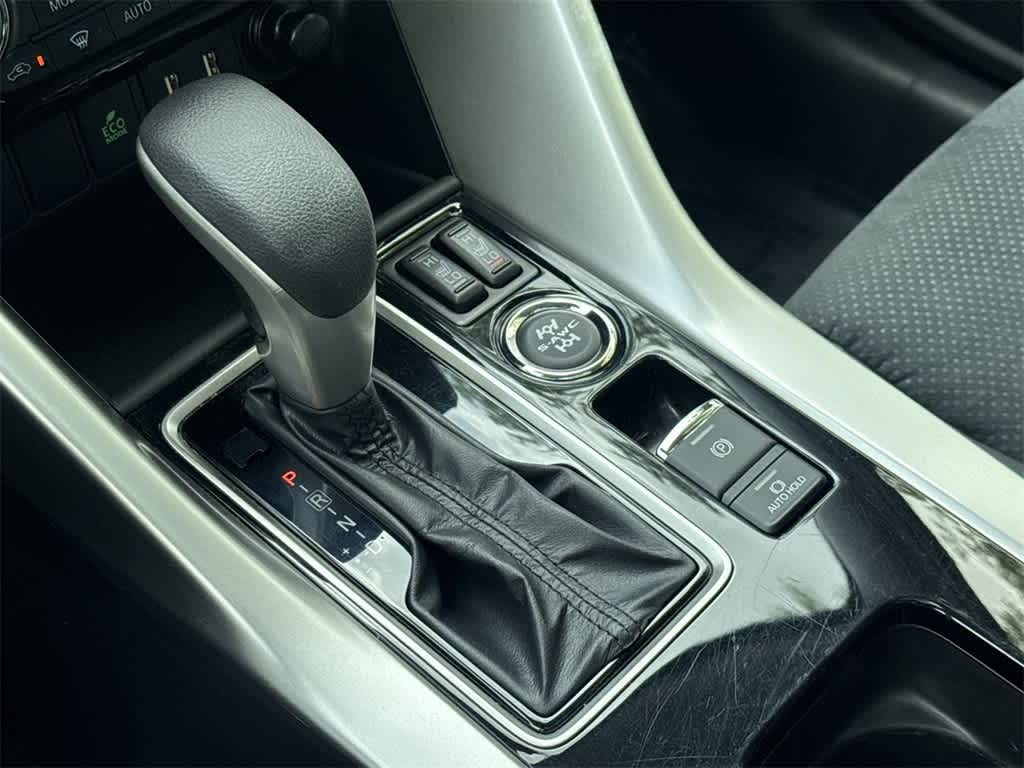 Thumbnail: 2023 Mitsubishi Eclipse Cross - 21