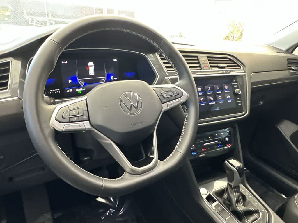 Thumbnail: 2024 Volkswagen Tiguan - 13
