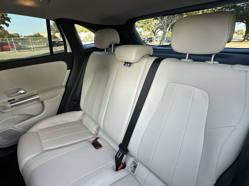 Thumbnail: 2021 Mercedes-Benz GLA - 22