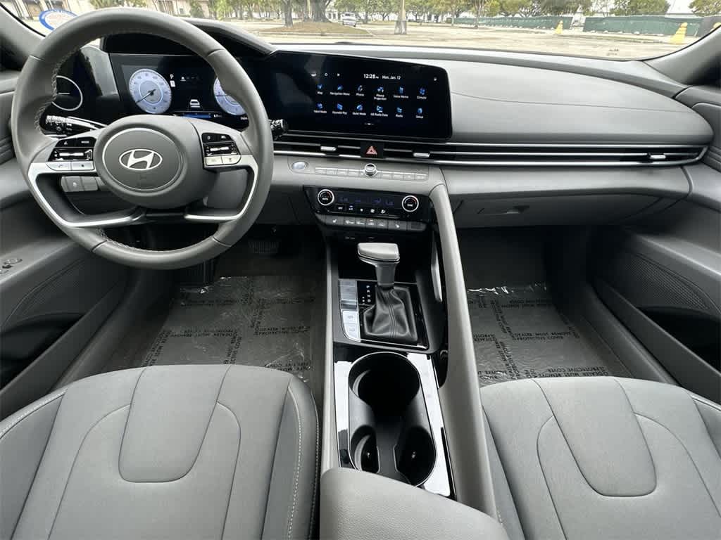 Thumbnail: 2025 Hyundai Elantra - 24