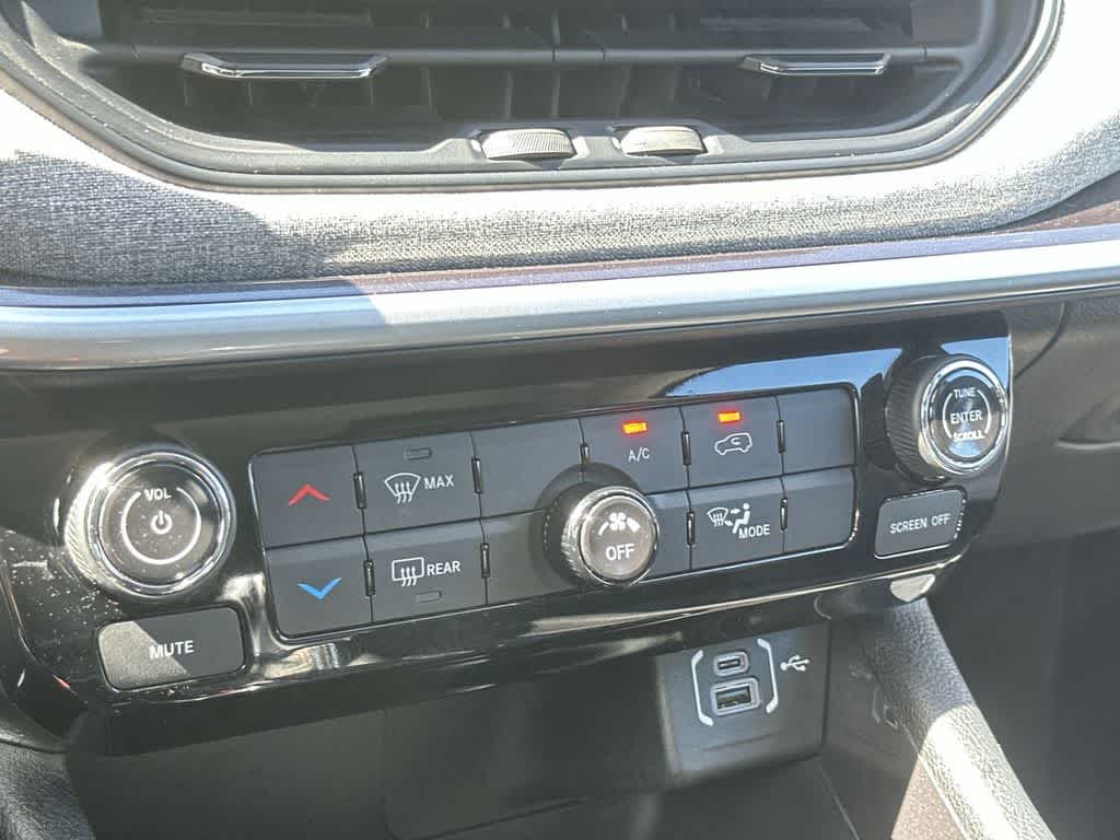 Thumbnail: 2022 Jeep Compass - 20