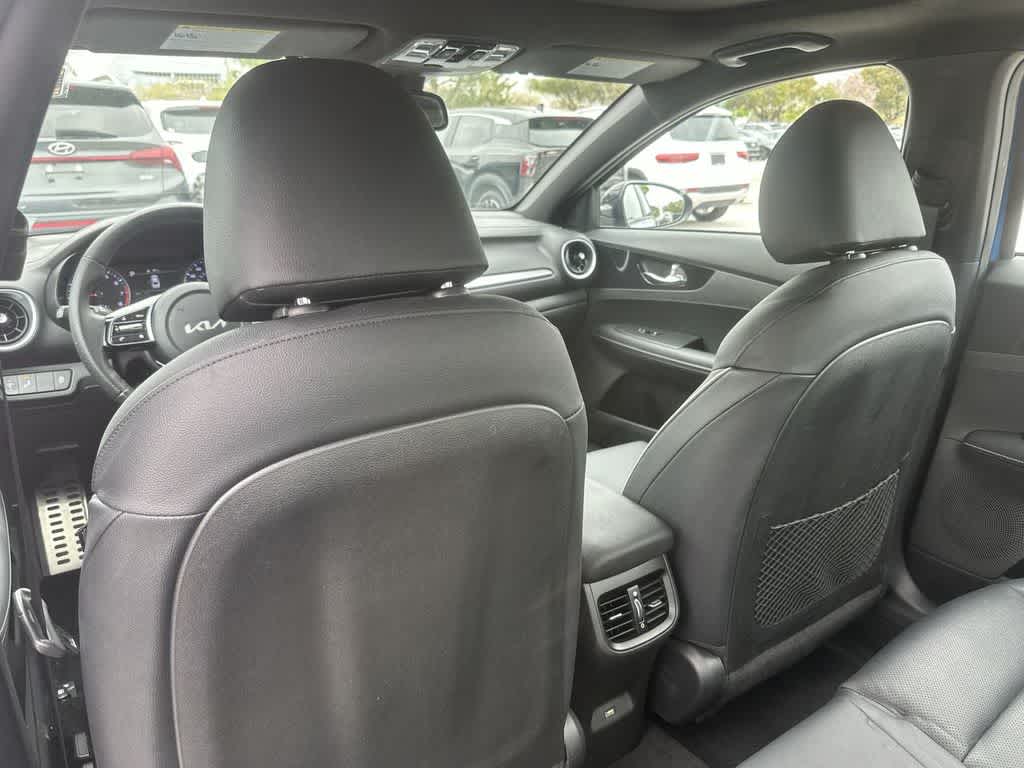 Thumbnail: 2023 Kia Forte - 23