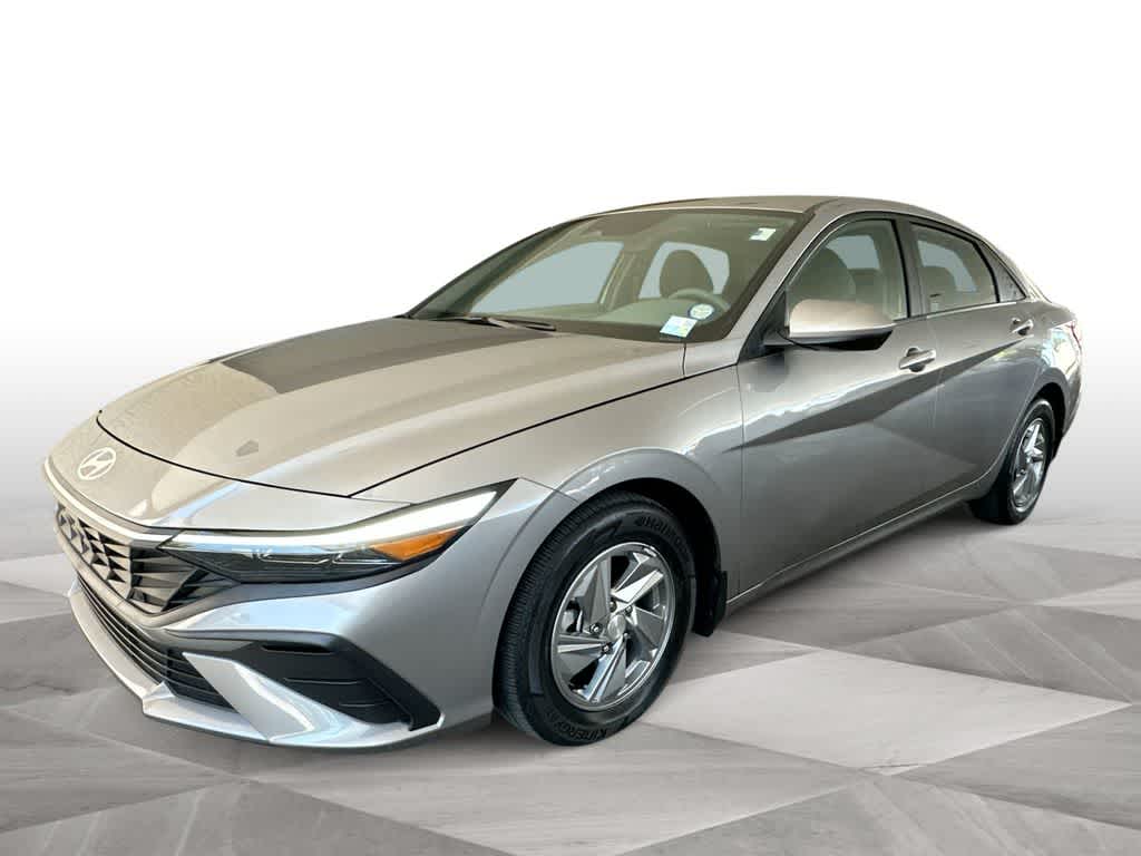 Thumbnail: 2024 Hyundai Elantra - 4