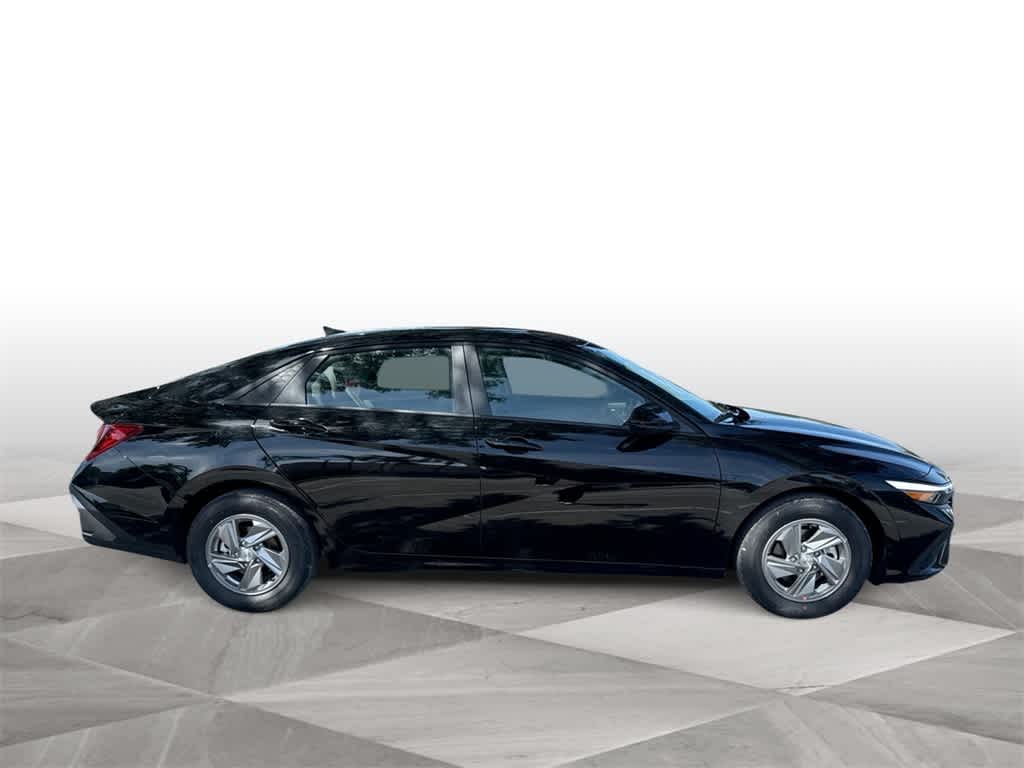 Thumbnail: 2025 Hyundai Elantra - 9