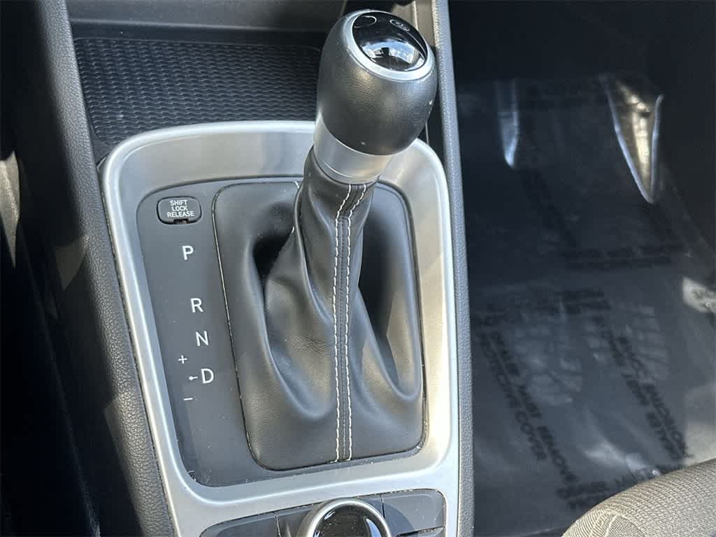 Thumbnail: 2023 Hyundai Venue - 21