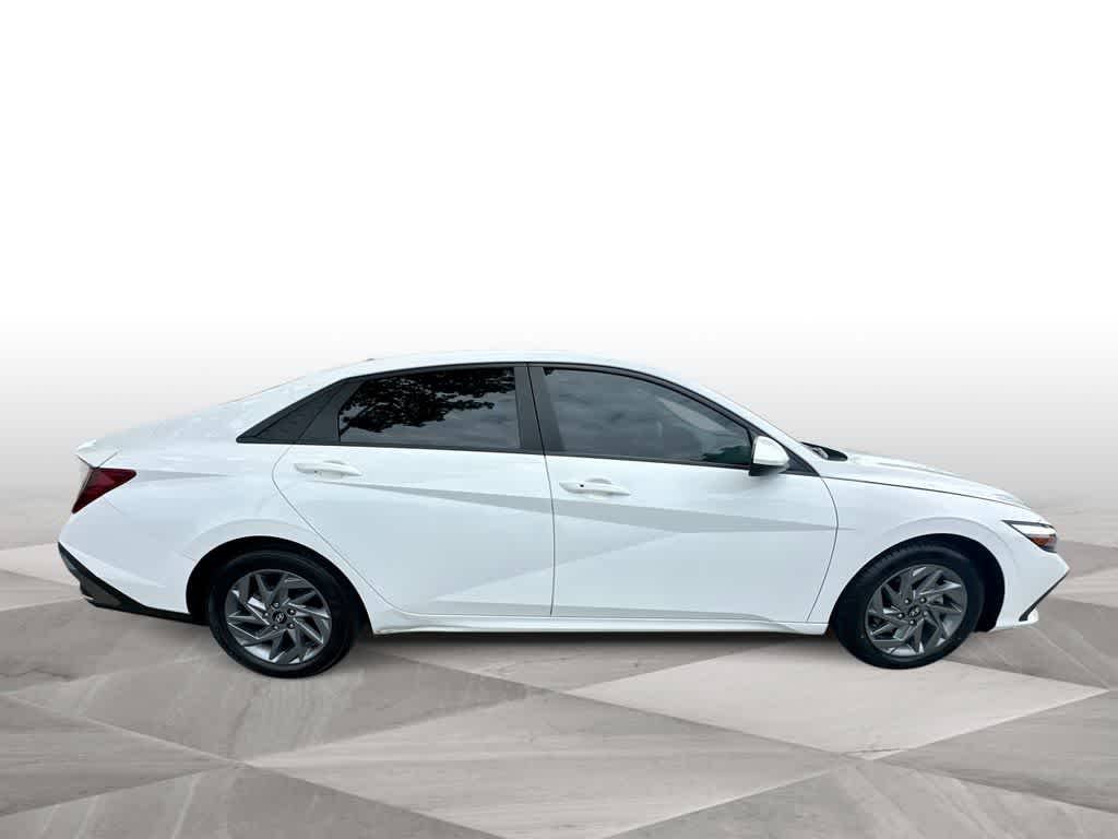 Thumbnail: 2024 Hyundai Elantra - 9