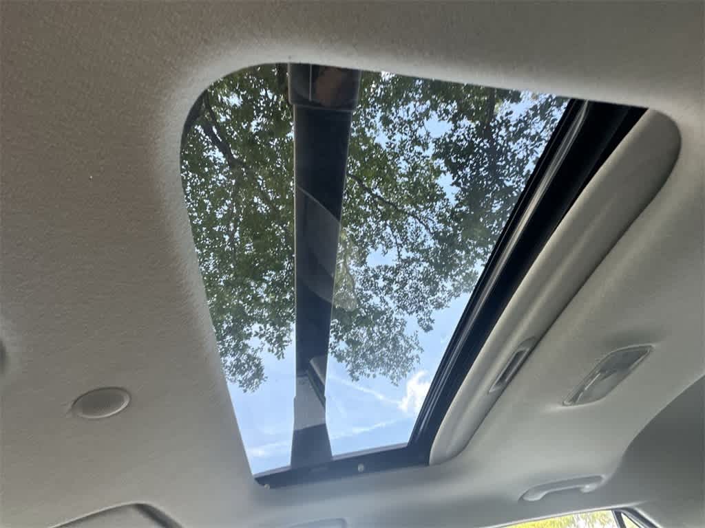 Thumbnail: 2023 Hyundai Venue - 17