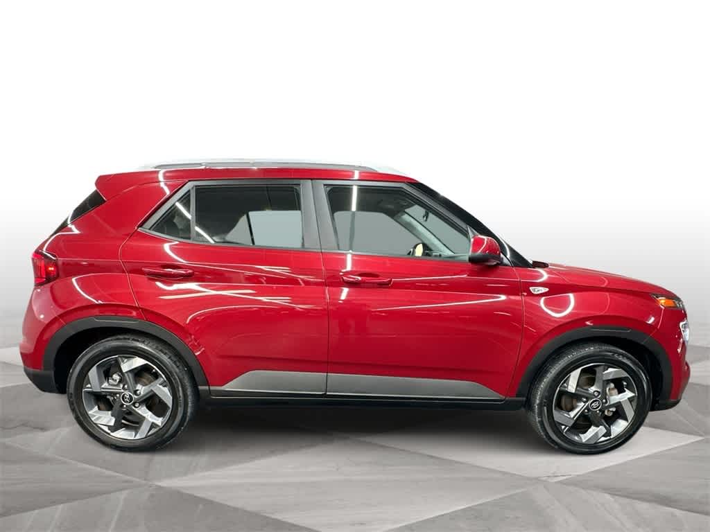 Thumbnail: 2023 Hyundai Venue - 9