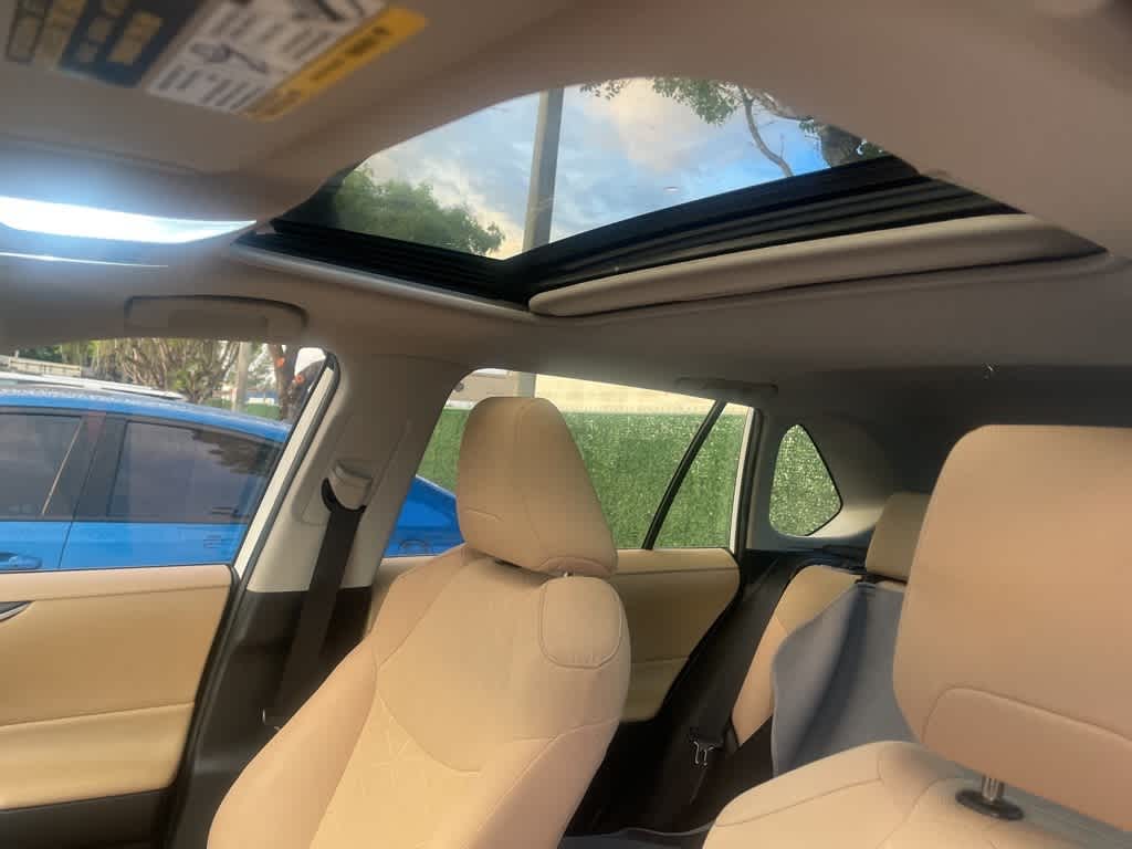 Thumbnail: 2019 Toyota RAV4 - 15