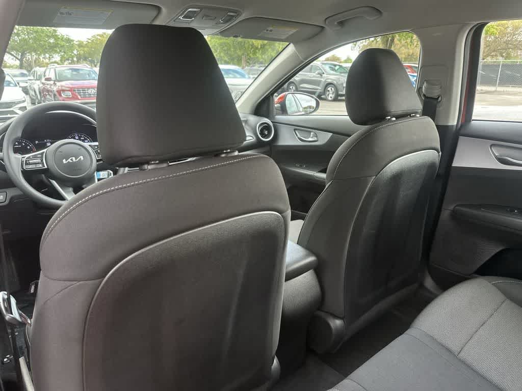 Thumbnail: 2023 Kia Forte - 23