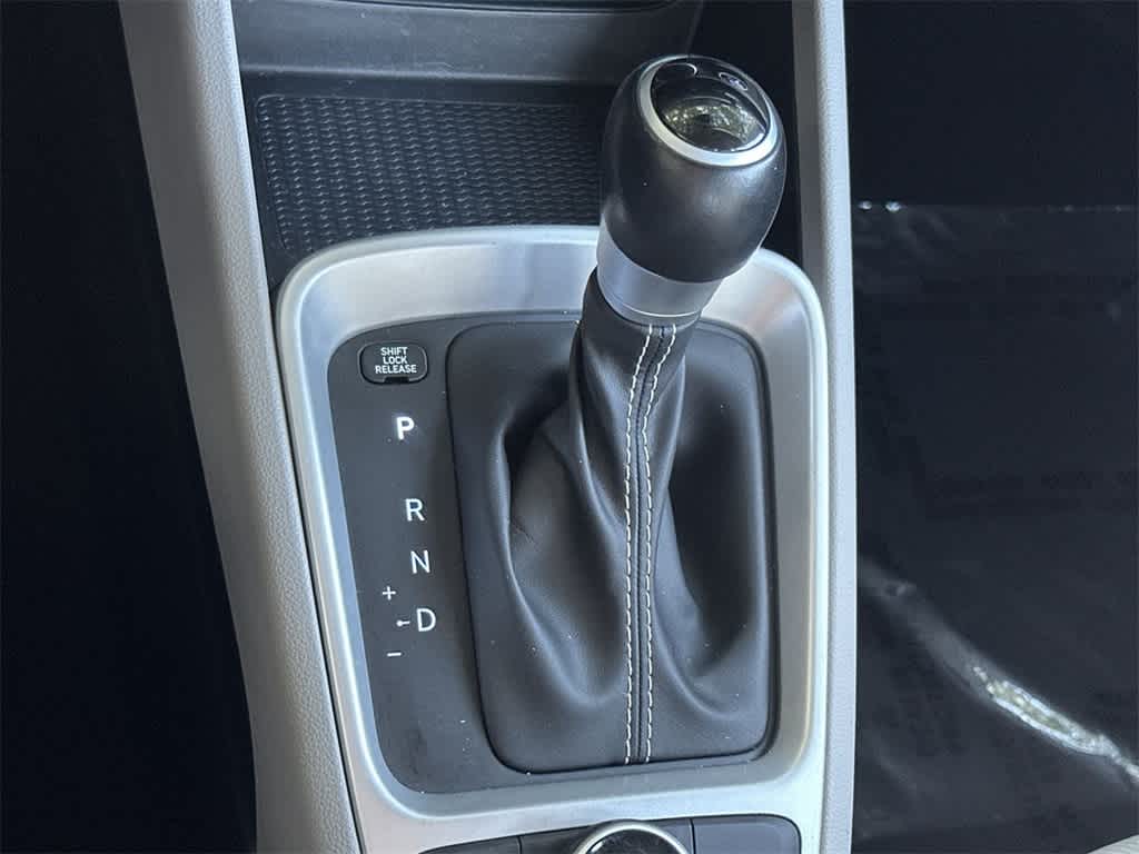 Thumbnail: 2023 Hyundai Venue - 21