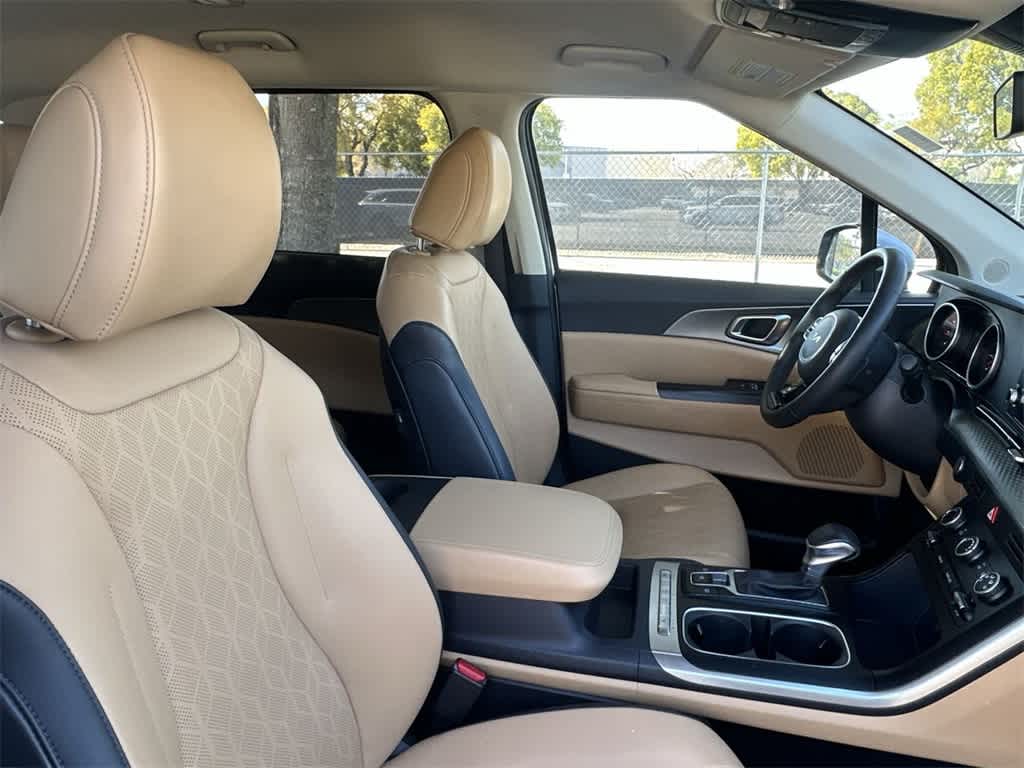 Thumbnail: 2023 Kia Carnival - 27