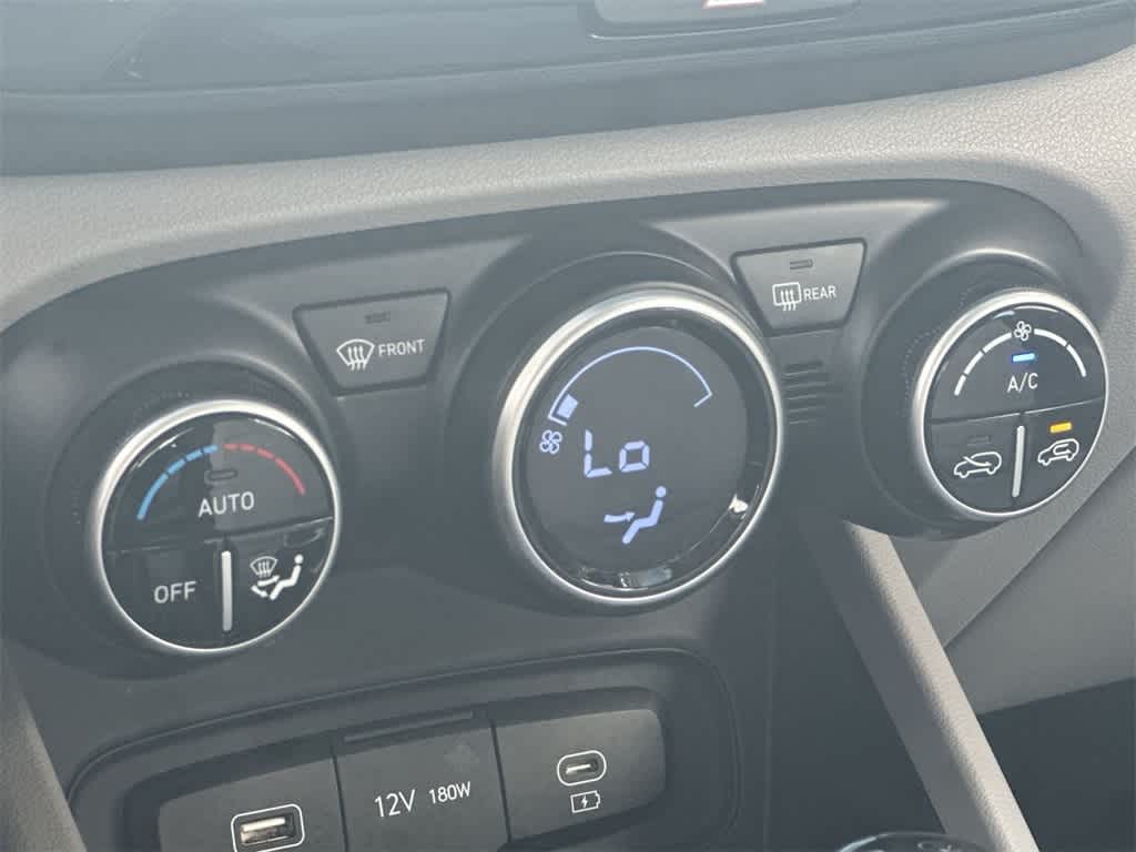 Thumbnail: 2023 Hyundai Venue - 20