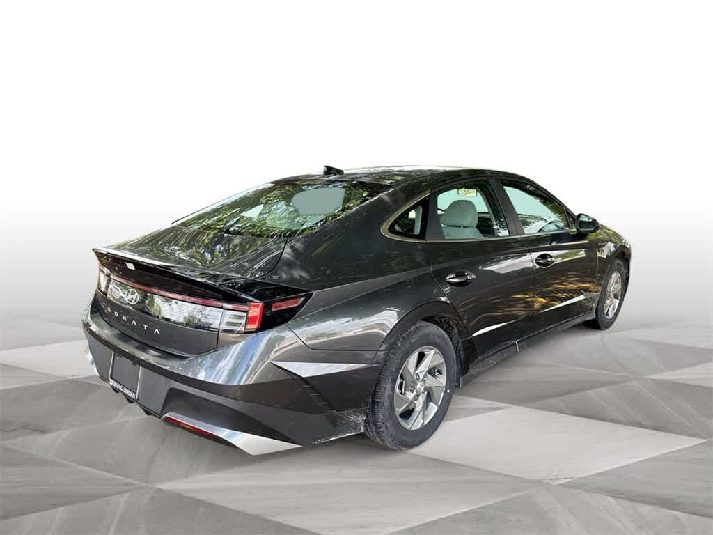 2025 Hyundai Sonata SE 8
