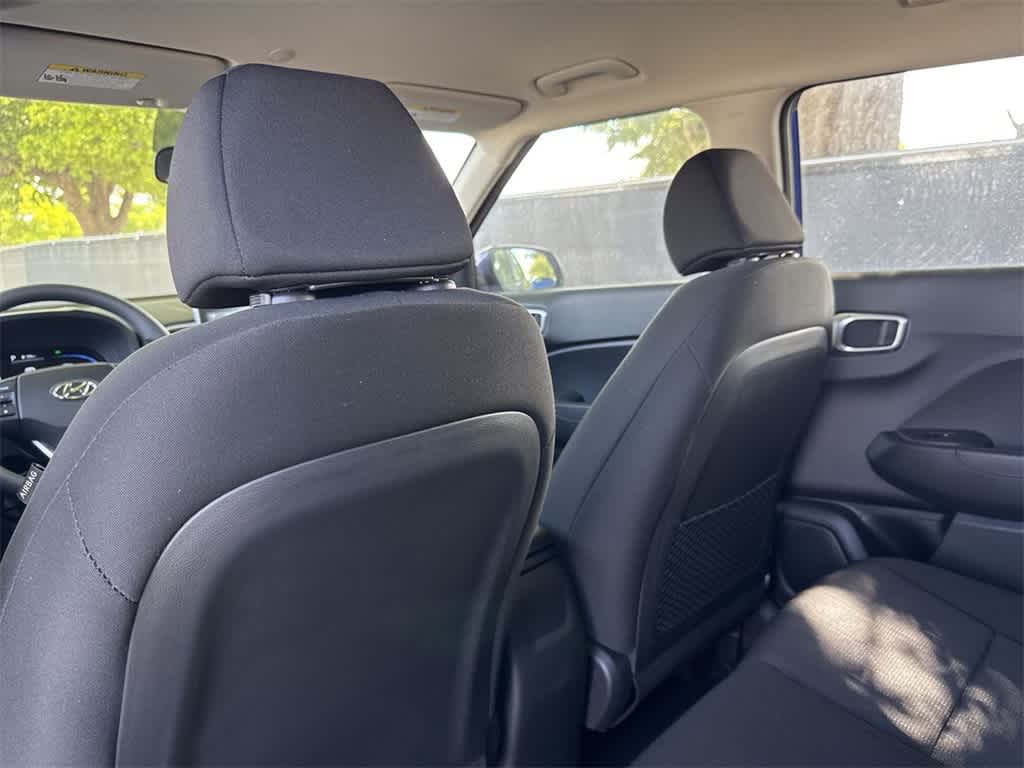 2025 Hyundai Venue SE 23