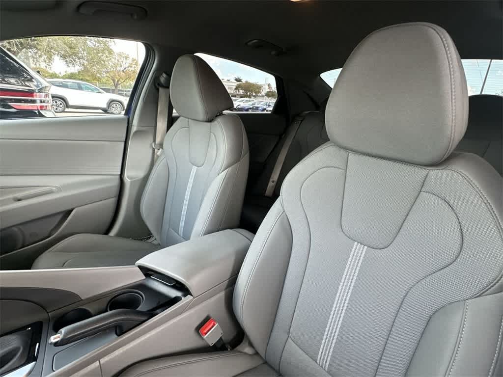 Thumbnail: 2025 Hyundai Elantra - 14